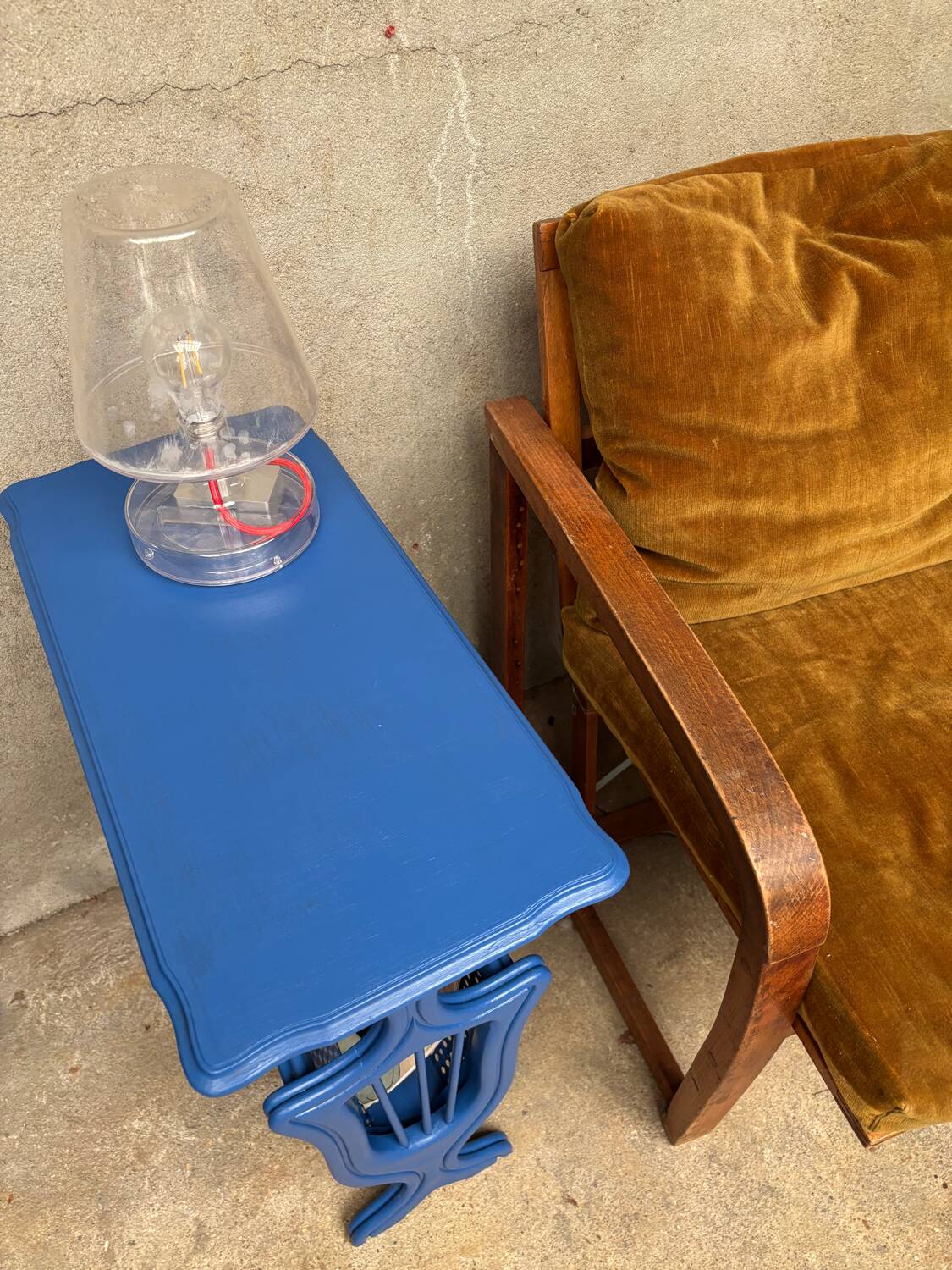 Table d'appoint, porte-revue bleu
