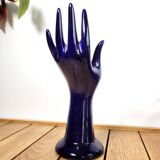 Hand ring and vintage ceramic soliflore