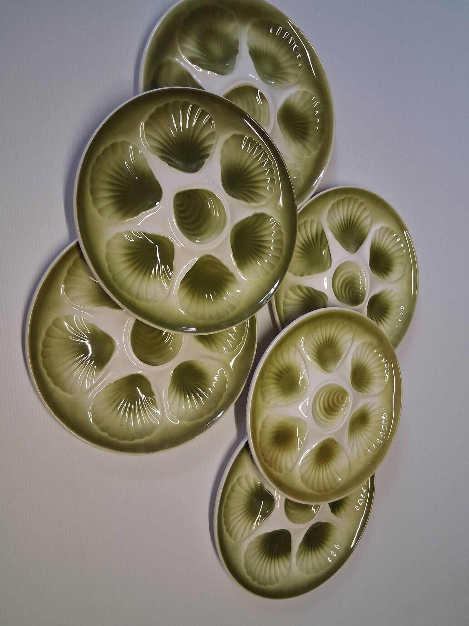 6 oyster/shellfish plates from Moulin des Loups in very good condition.