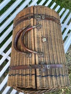 Old market or picnic basket