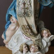 Plaster statuette of the Virgin of Olot with glass eyes. Early 20th century.