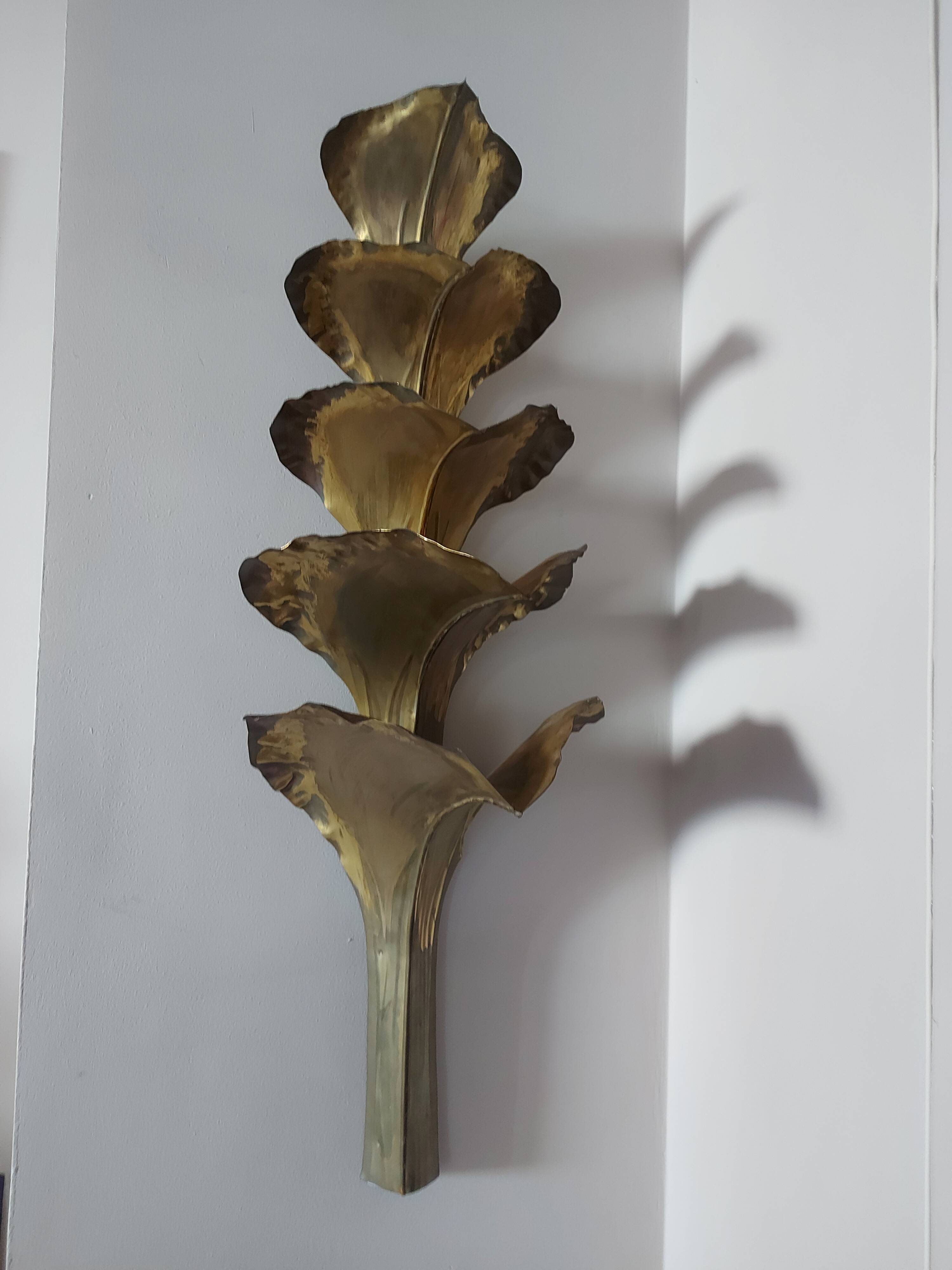 Wall lamp design in gilded metal, leaf décor