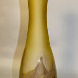 Vase en pâte de verre à long col