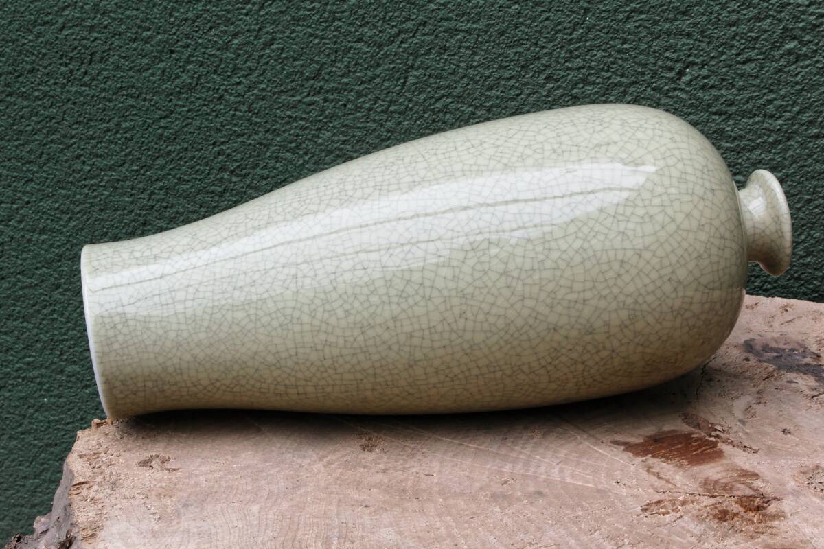 Cracked porcelain vase from China