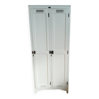 Ancien vestiaire, armoire parisienne en bois