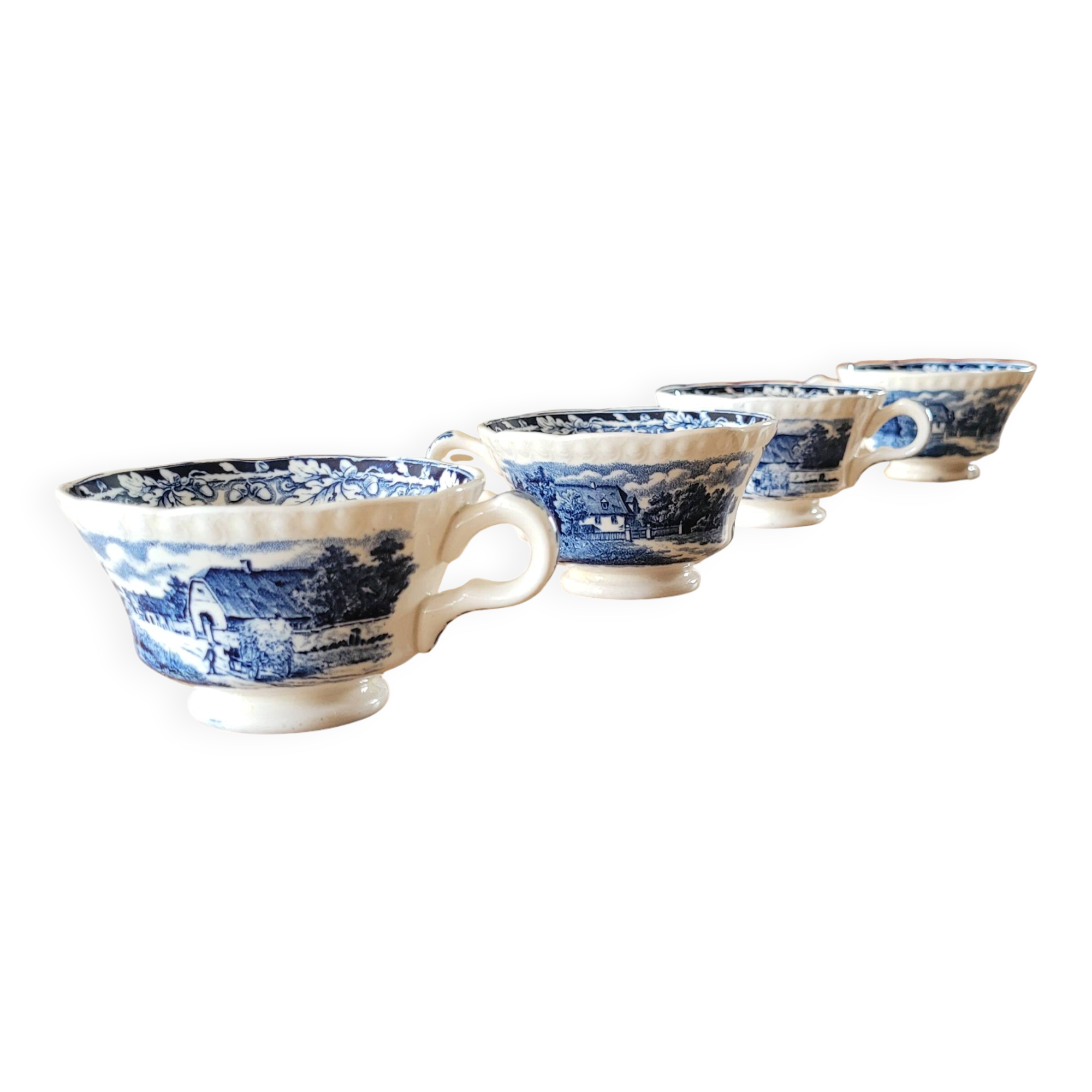 4 tasses anciennes Sté Céramique Maestricht Boerenhoeve bleues