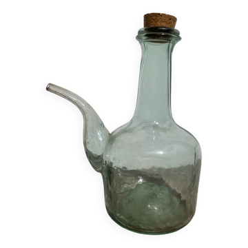 Huilier en verre ancien