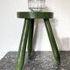 Tabouret trépied peint
