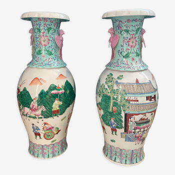 Pair of Chinese porcelain vases from the late 19th century