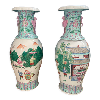 Pair of Chinese porcelain vases from the late 19th century
