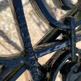 Paire de grilles anciennes en fonte époque Art Nouveau