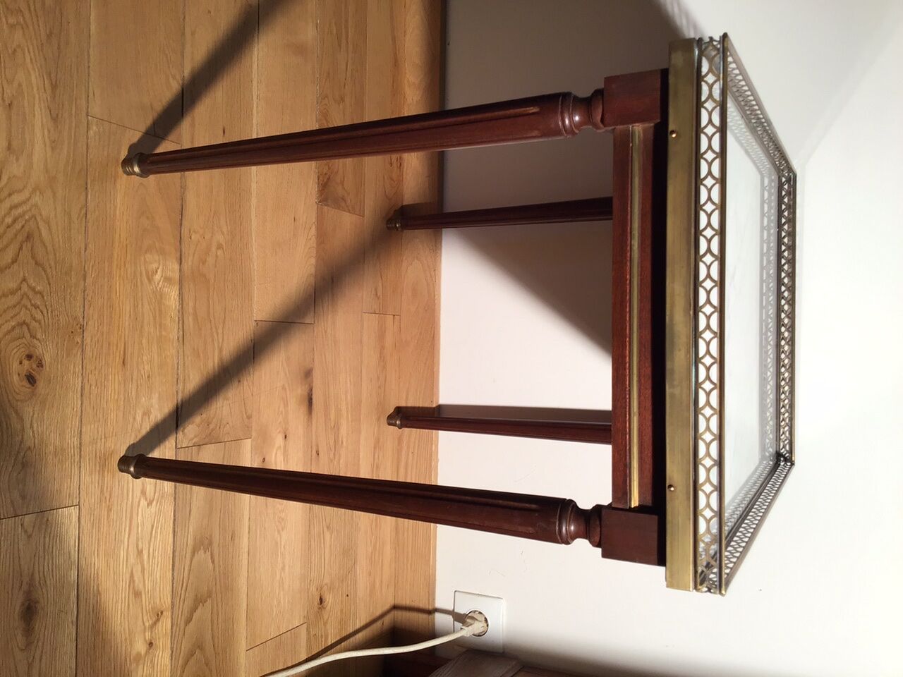 Louis XVI style side table in mahogany and white marble tray.