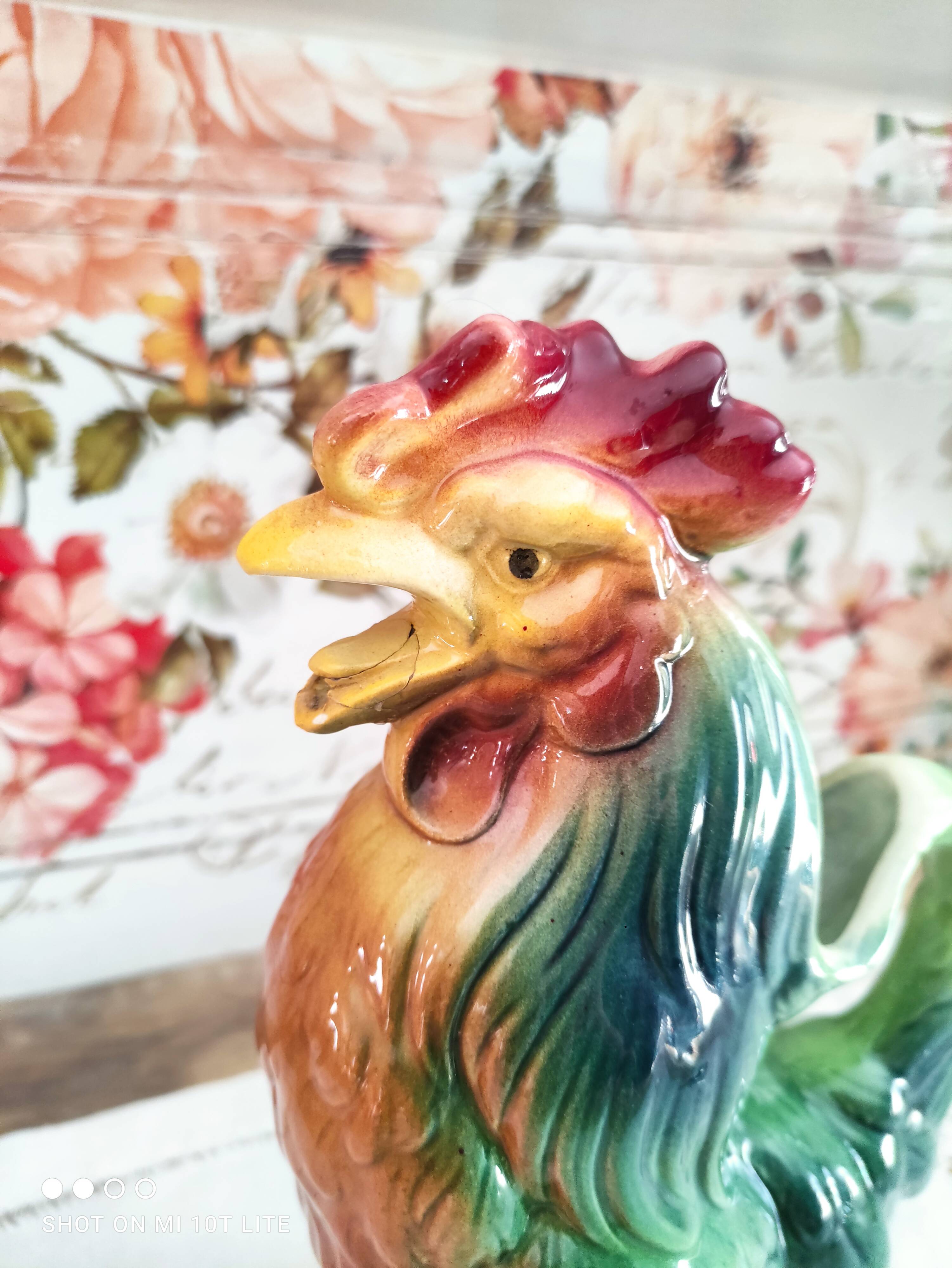 Pitcher in zoomorphic slip Rooster of the earthenware factory of Saint Clement