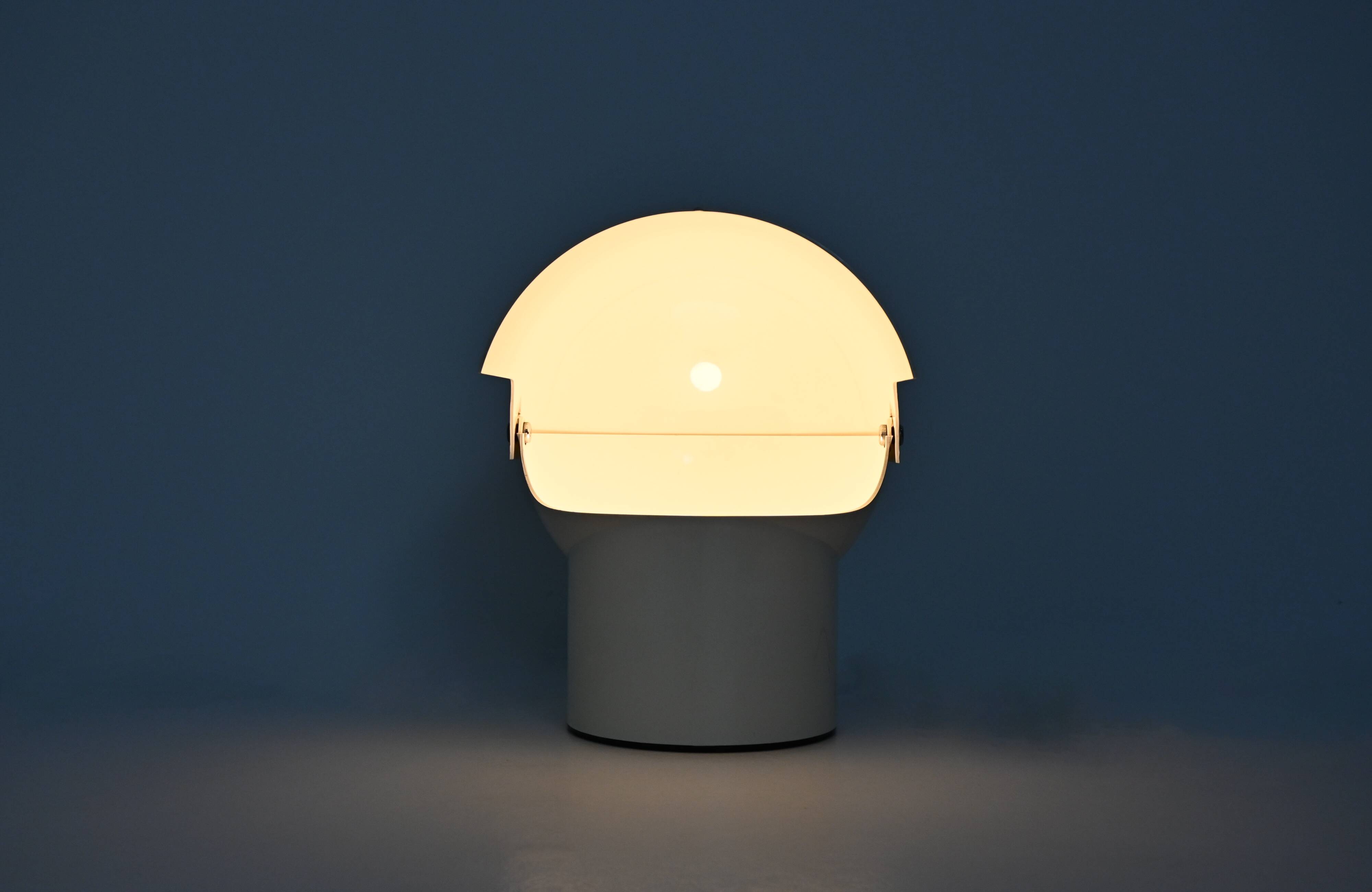 “Pileo Mezzo” table lamp by Gae Aulenti for Artemide, 1970s