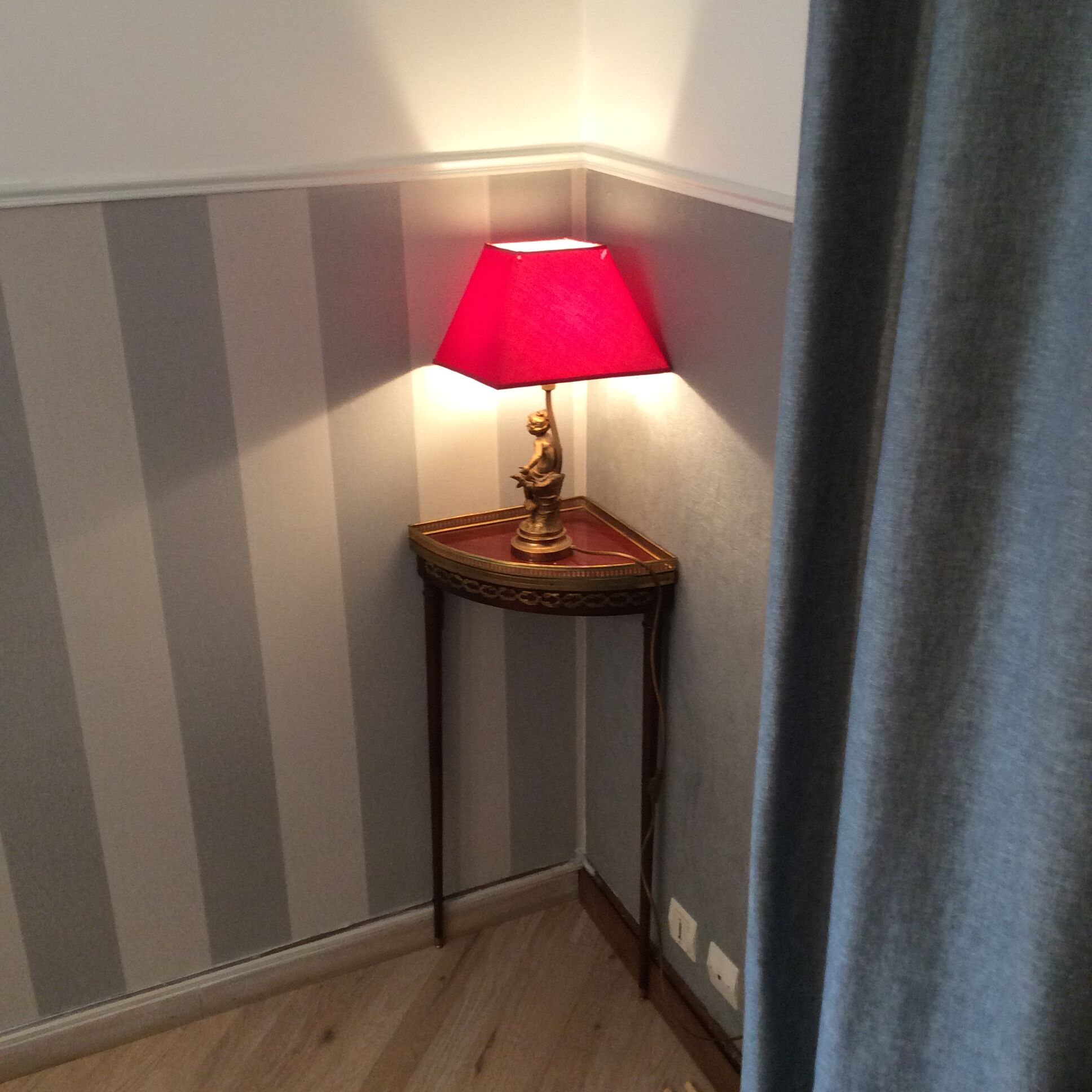 Brass wood and bronze angle console chiseled