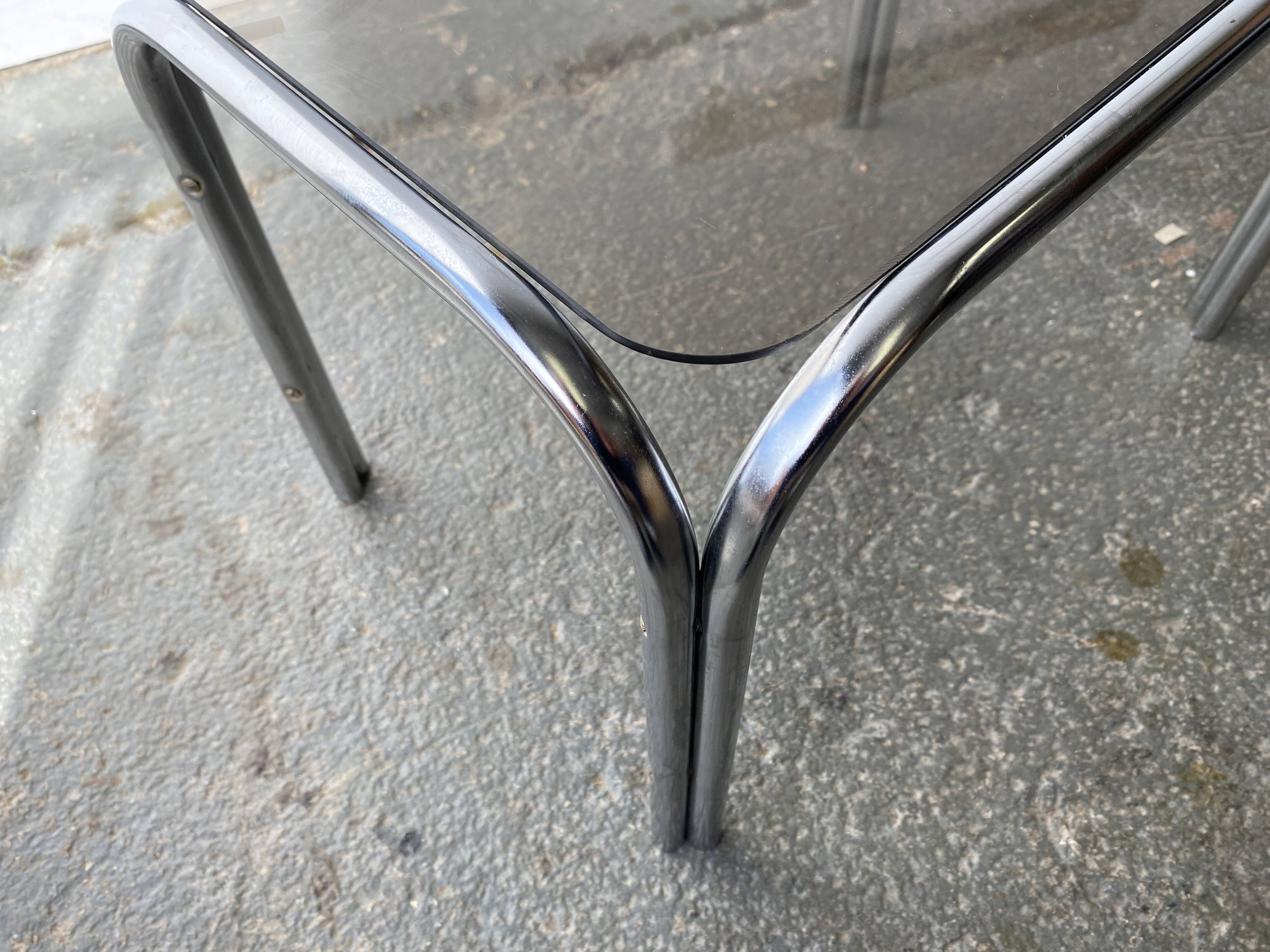 1970s Mid-Century modern tubular chrome and smoked glass nesting tables