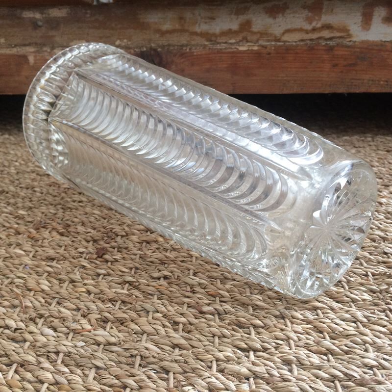 Vase en verre taillé