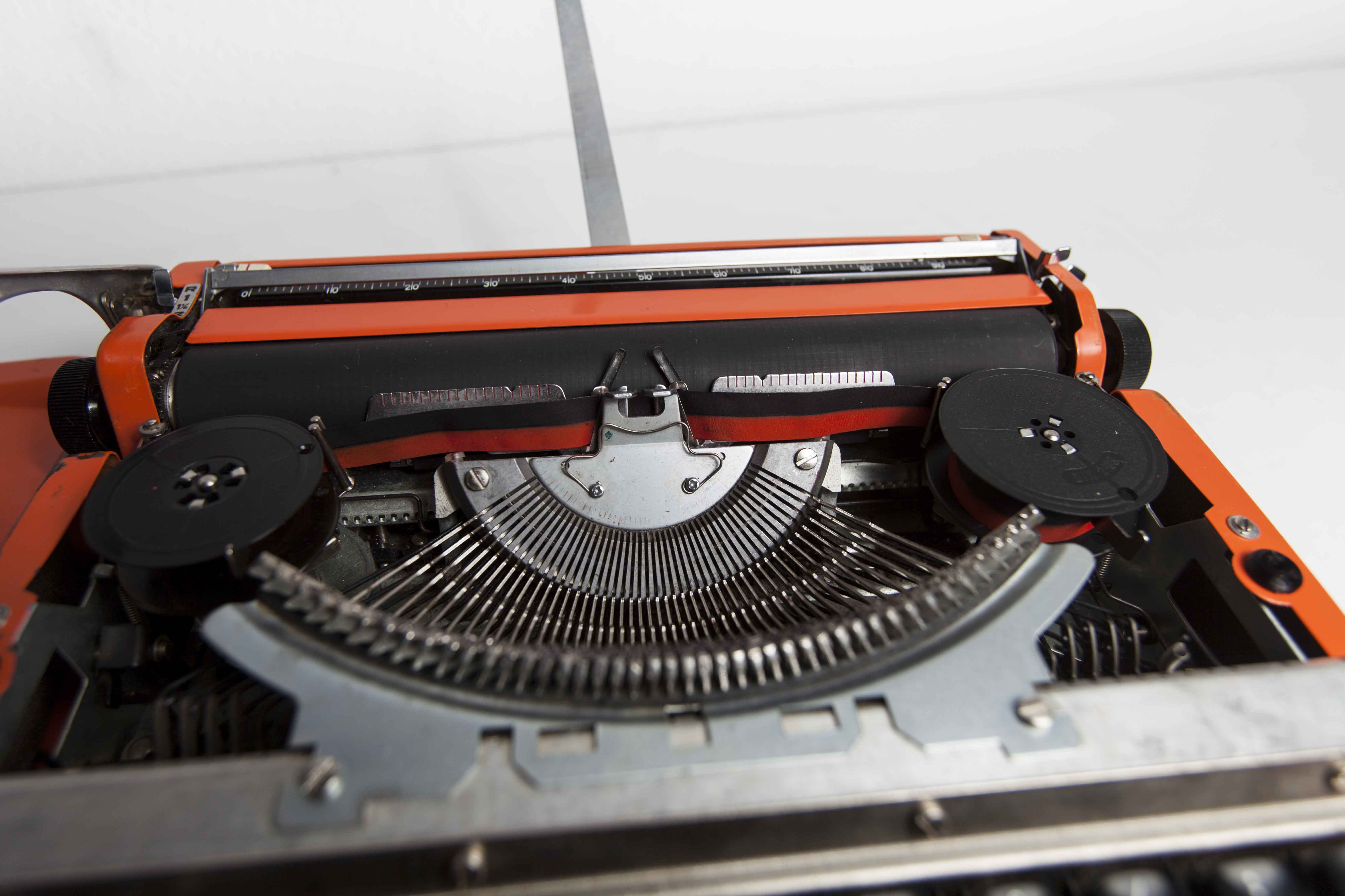 Machine à écrire brother de luxe 879 révisée et ruban neuf qwertz