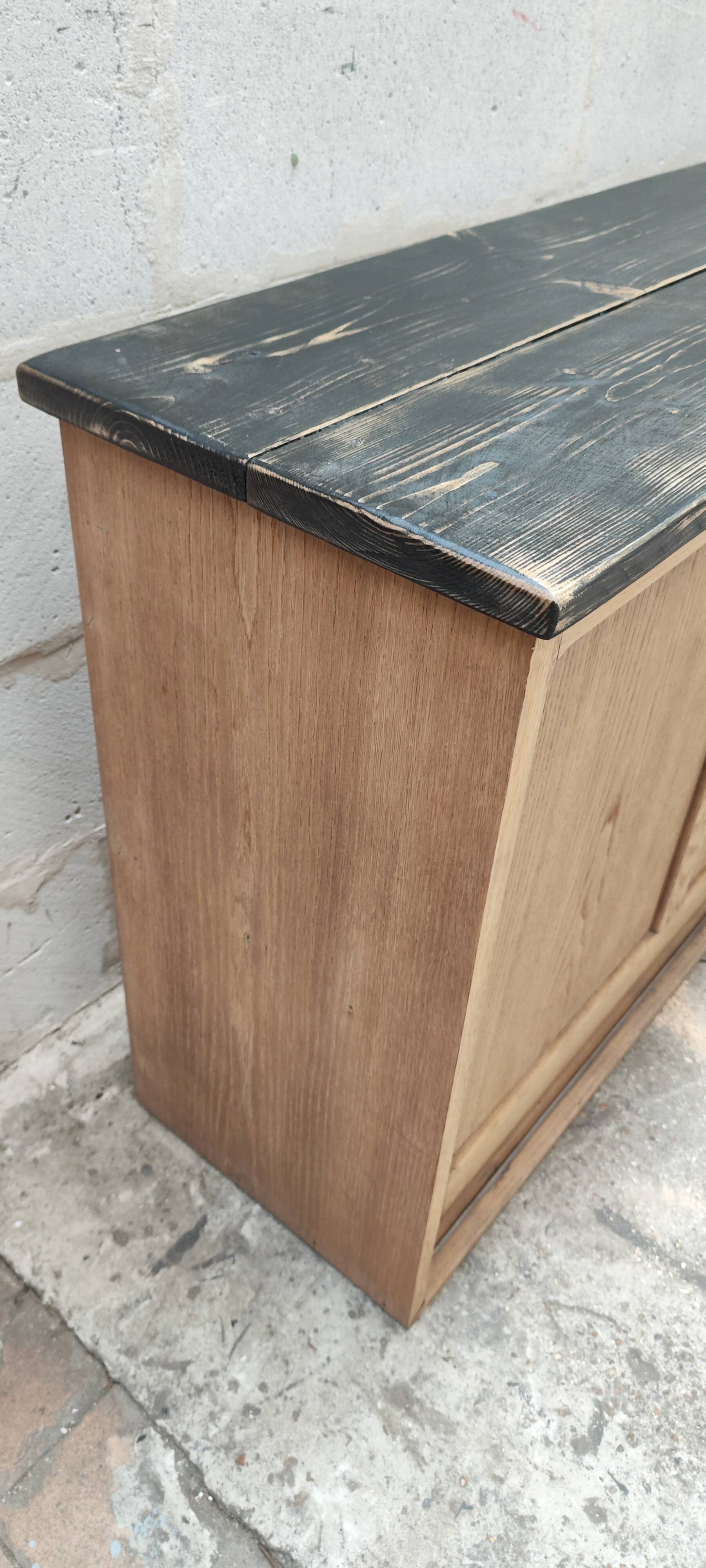 Old rear oak counter unit with two sliding doors