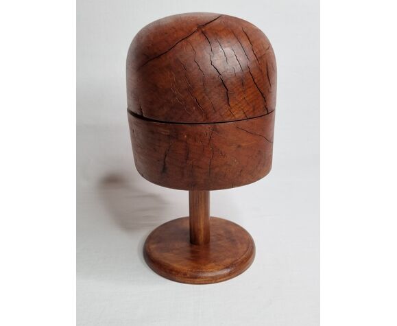 Forme à chapeau en bois ancienne sur pied, 1900, 29 cm | Selency