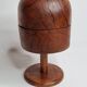 Forme à chapeau en bois ancienne sur pied, 1900, 29 cm