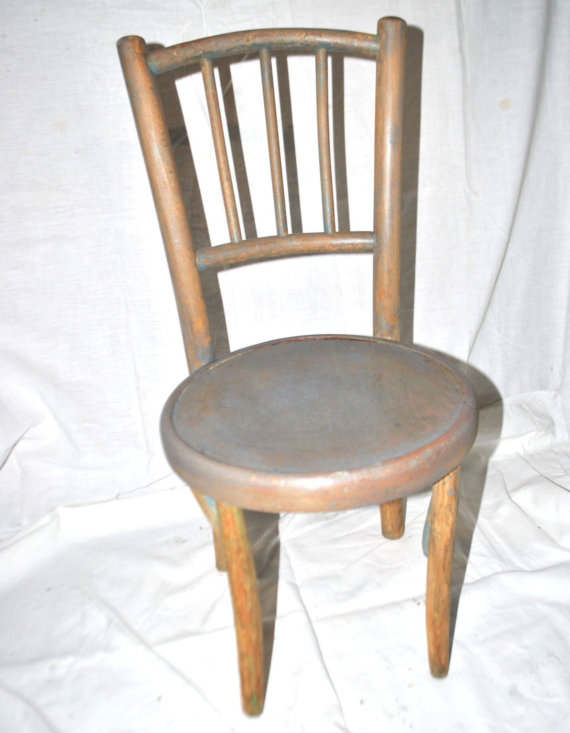 Child's bistro chair in curved turned wood, Fischel Thonet style, 1950.