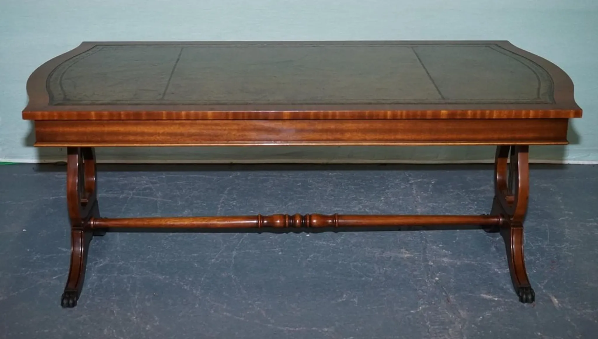 Grande Table Basse Vintage en Cuir Vert Chasseur