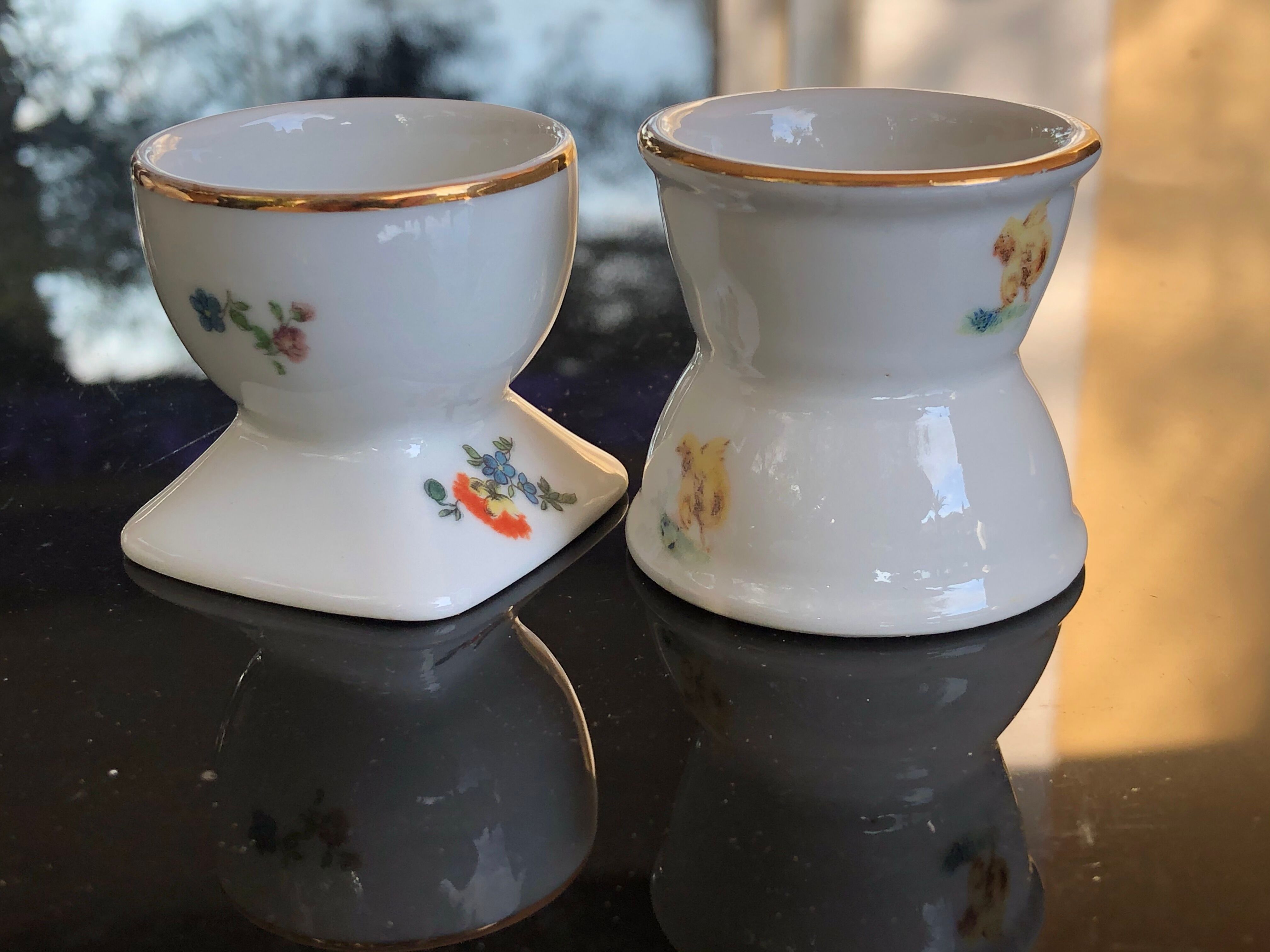 2 vintage porcelain shells