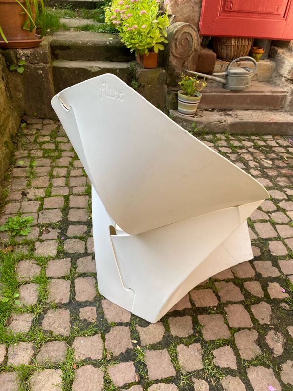 Chaise pliable abs blanc signée Flux Amsterdam vers 1980