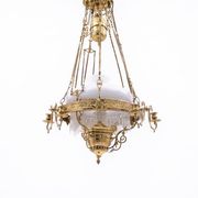 Lustre en laiton de la première moitié du XXe siècle.