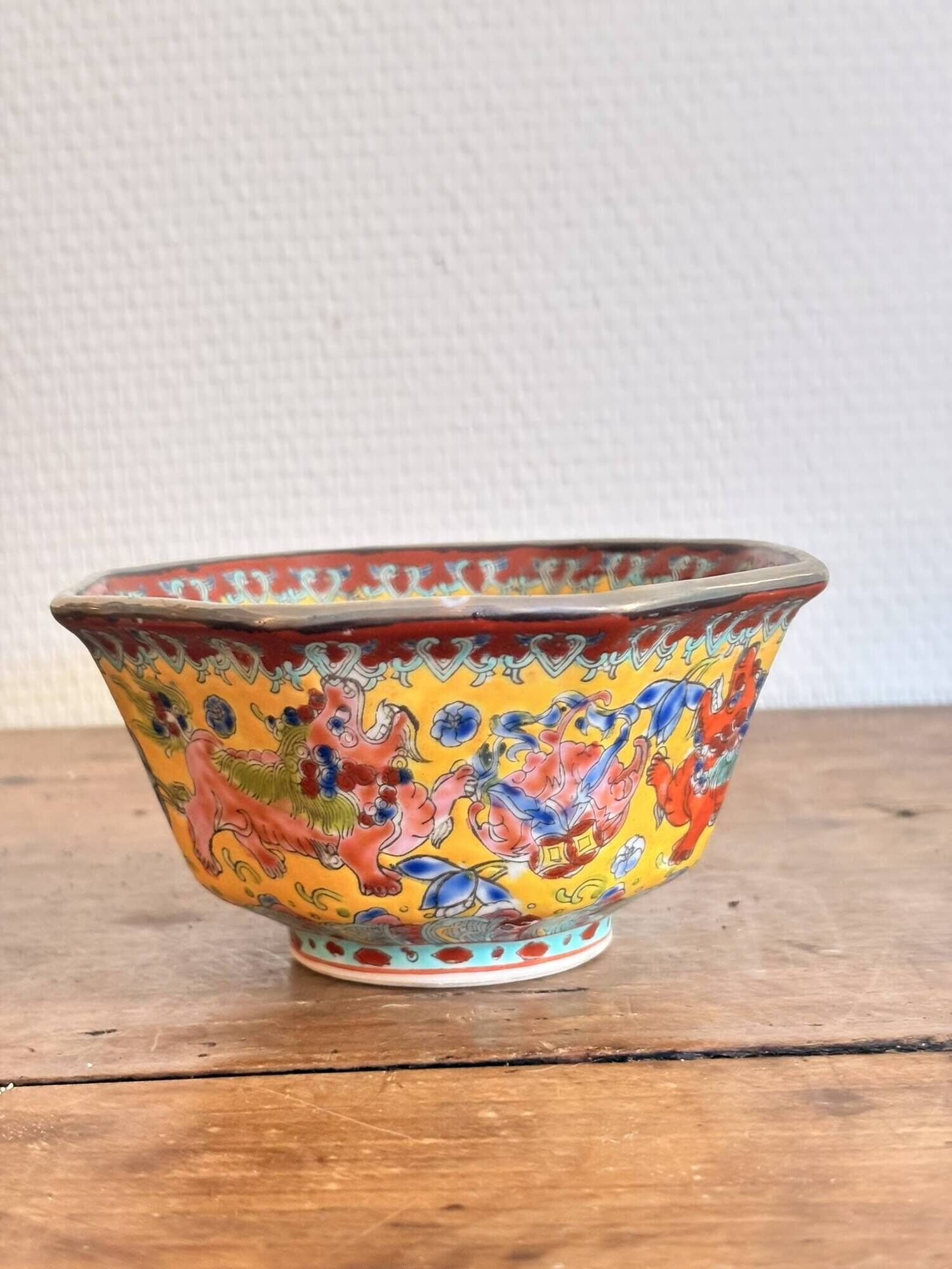 Porcelain Bowls Yellow Family Wancai Chinese Lions Shi Mun Shou Jingdezhen