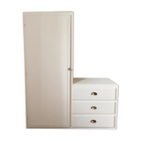 Asymmetrical cabinet