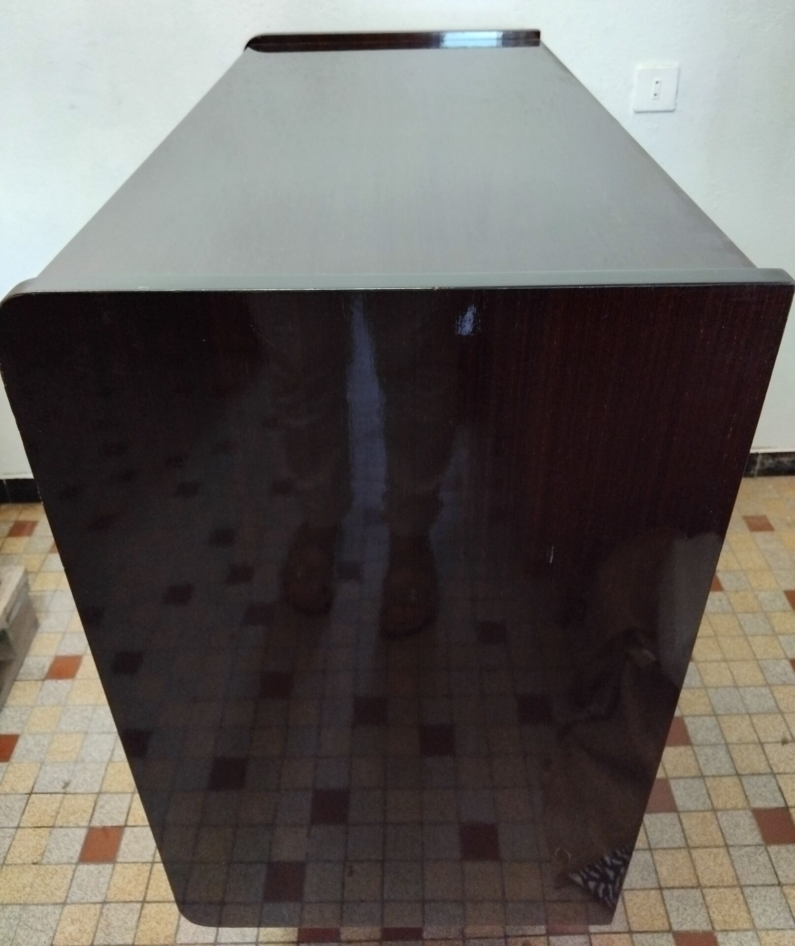 Vintage Lacquered Wooden Chest of Drawers