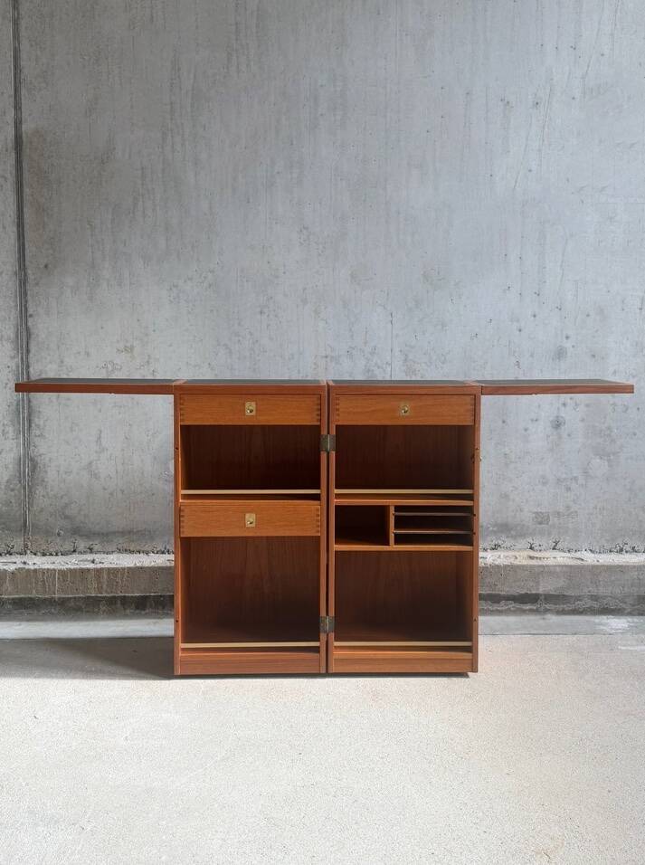 Captain's bar by Reno Wahl Iversen for Dyrlund, Denmark 60's