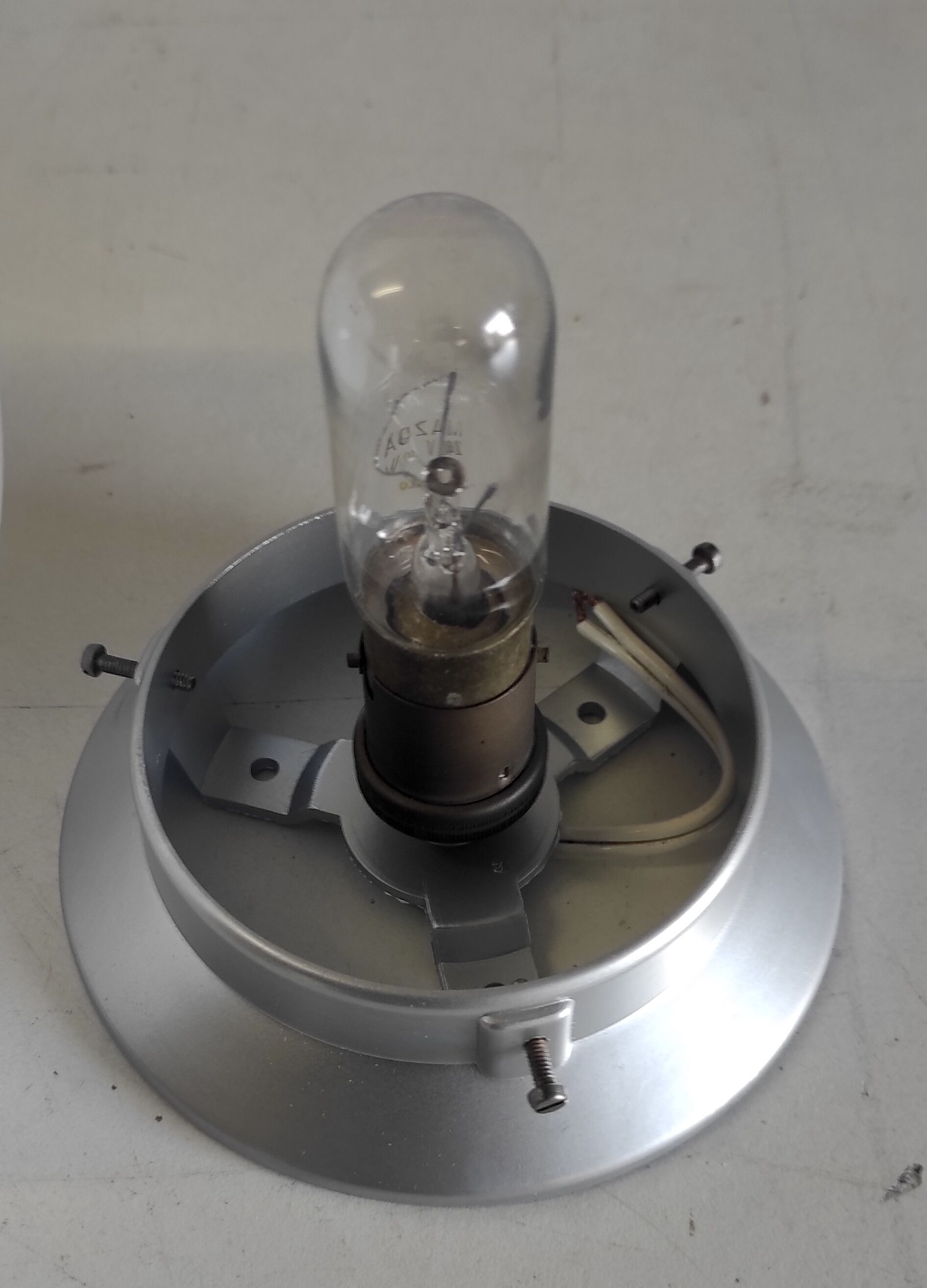 Plafonnier en bakélite et globe opaline blanc, années 50/60