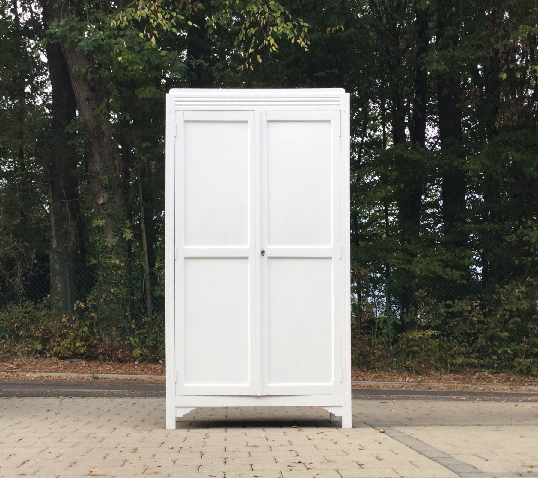 Armoire parisienne blanche