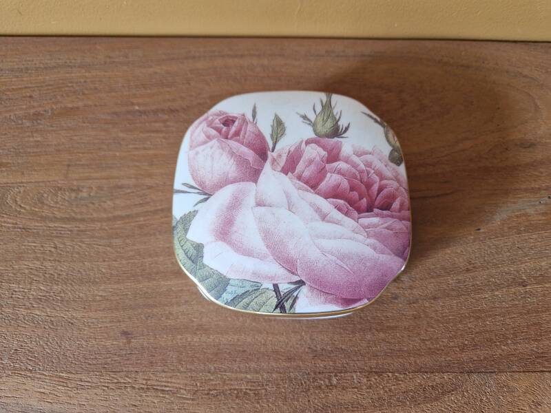Porcelain bonbonnière from Villeroy and Boch - Sentiments model