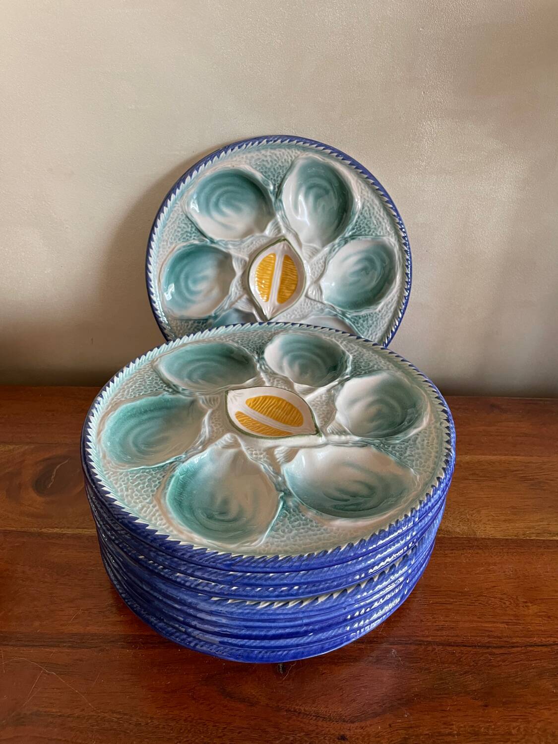 10 St Clément oyster plates
