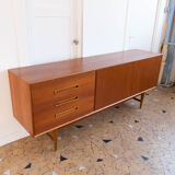 Great uncluttered Scandinavian thread