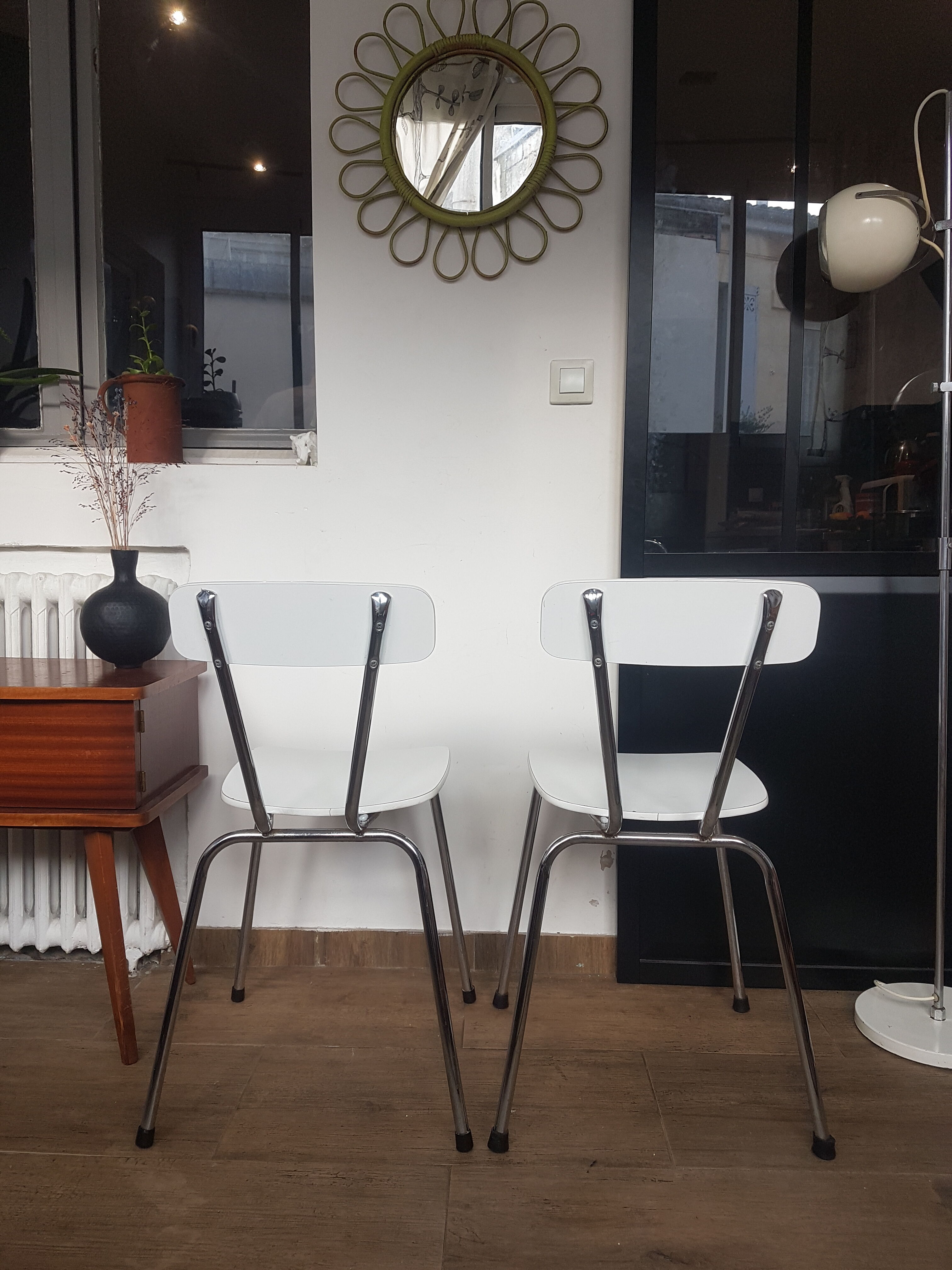 Paire de chaises en formica