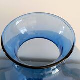 Vase en verre bleu
