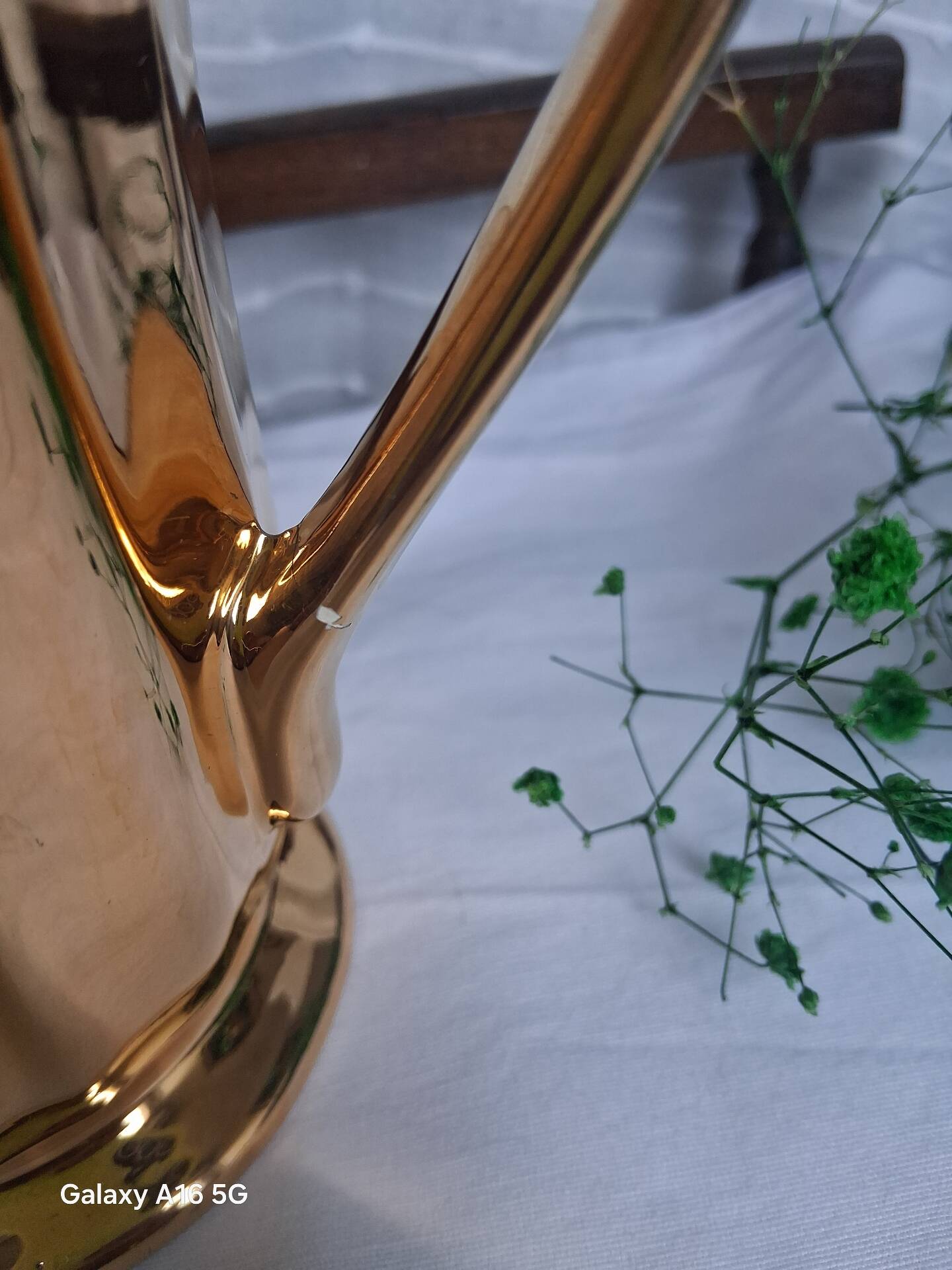 Vintage moka service in gilded porcelain for coffee, 1950s-1970s.