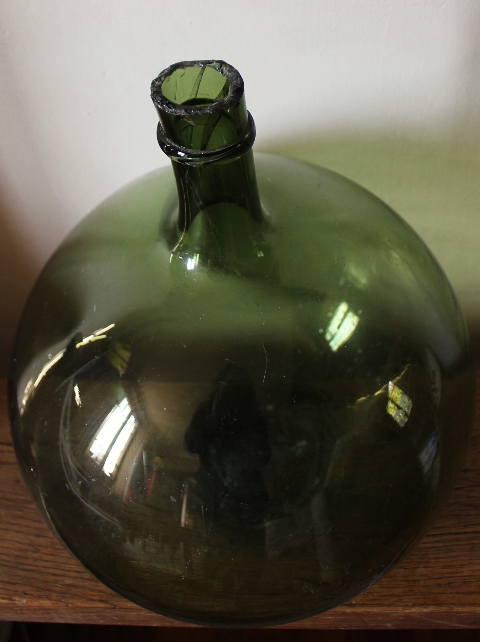 Dame jeanne bonbonne green glass round bubbles