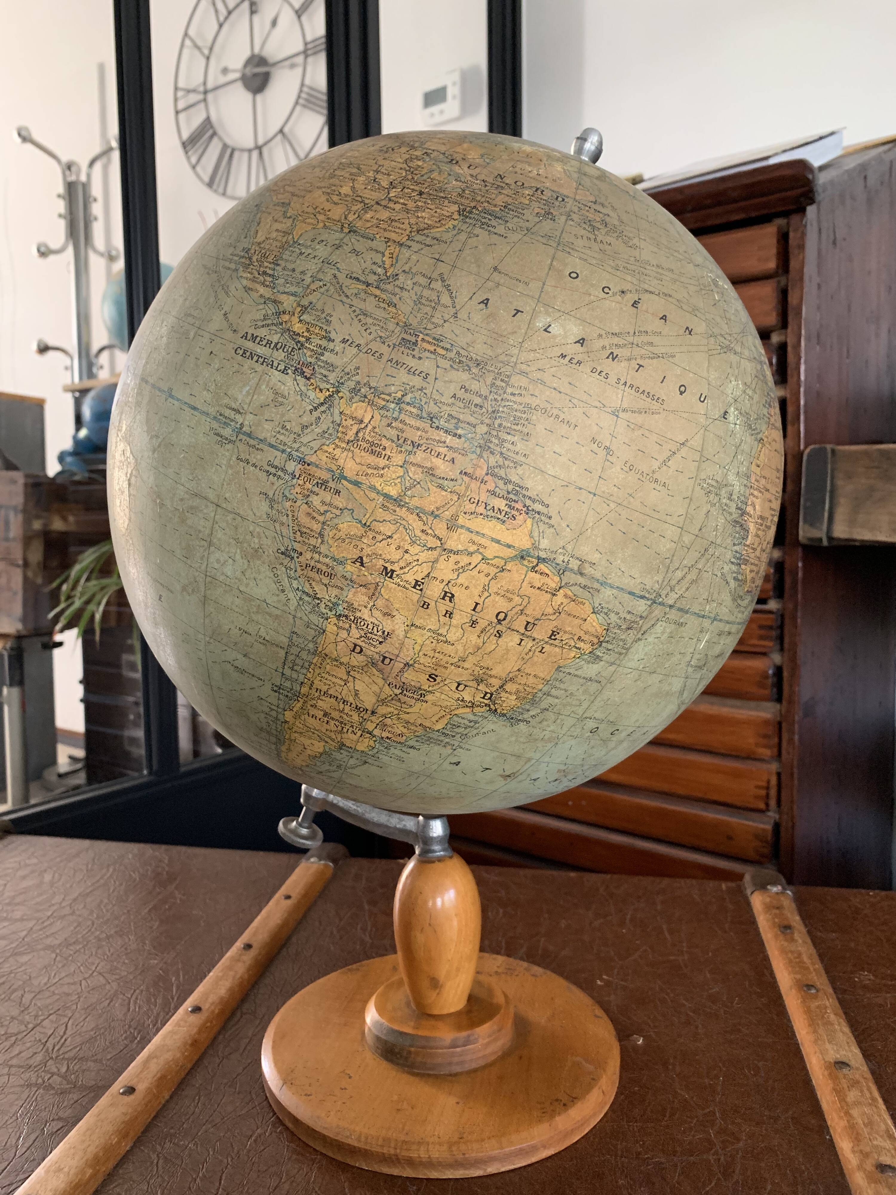 Former world globe Girard Barrère and Thomas vintage