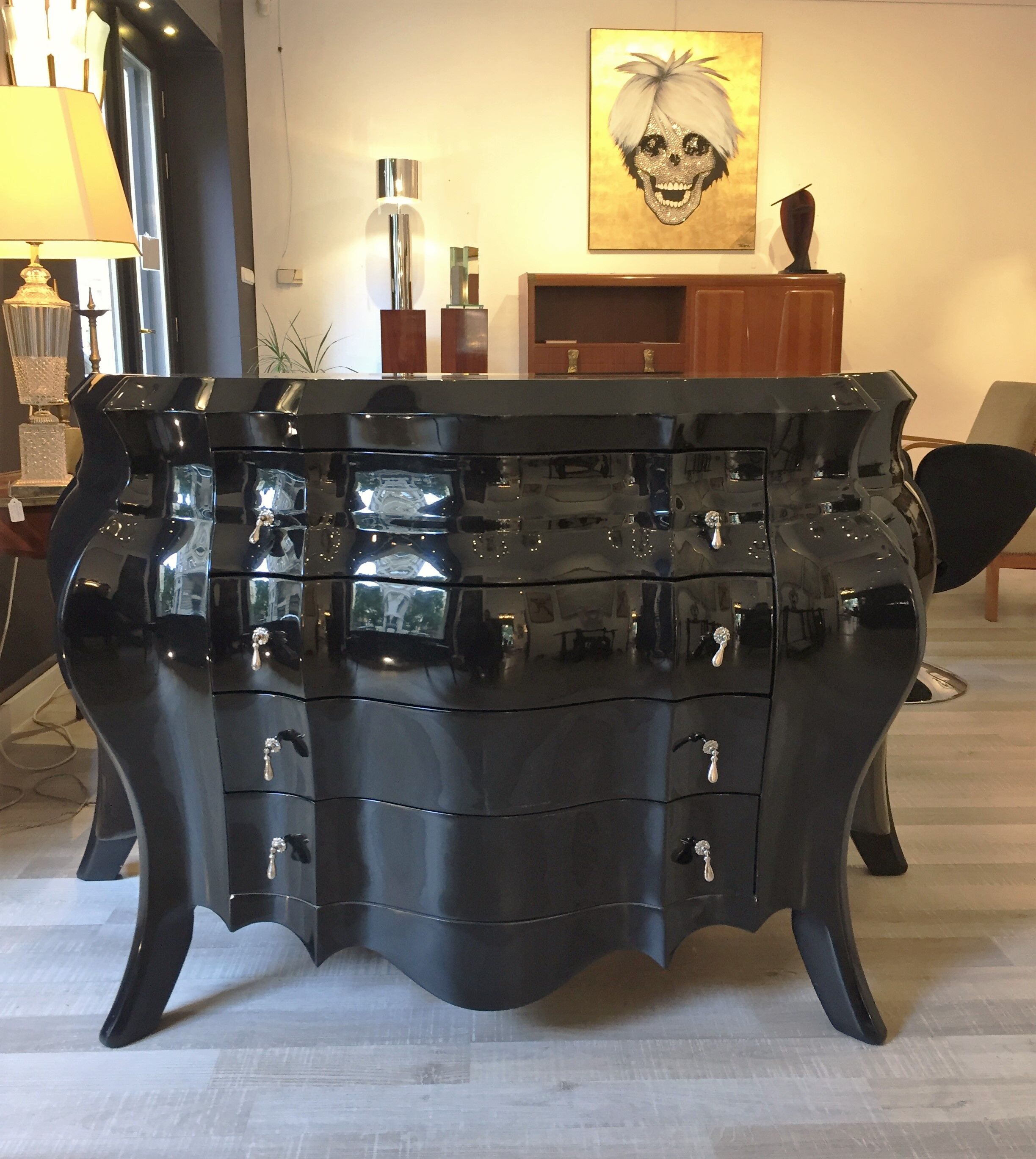 Italian Art deco chest of drawers from the 1940's