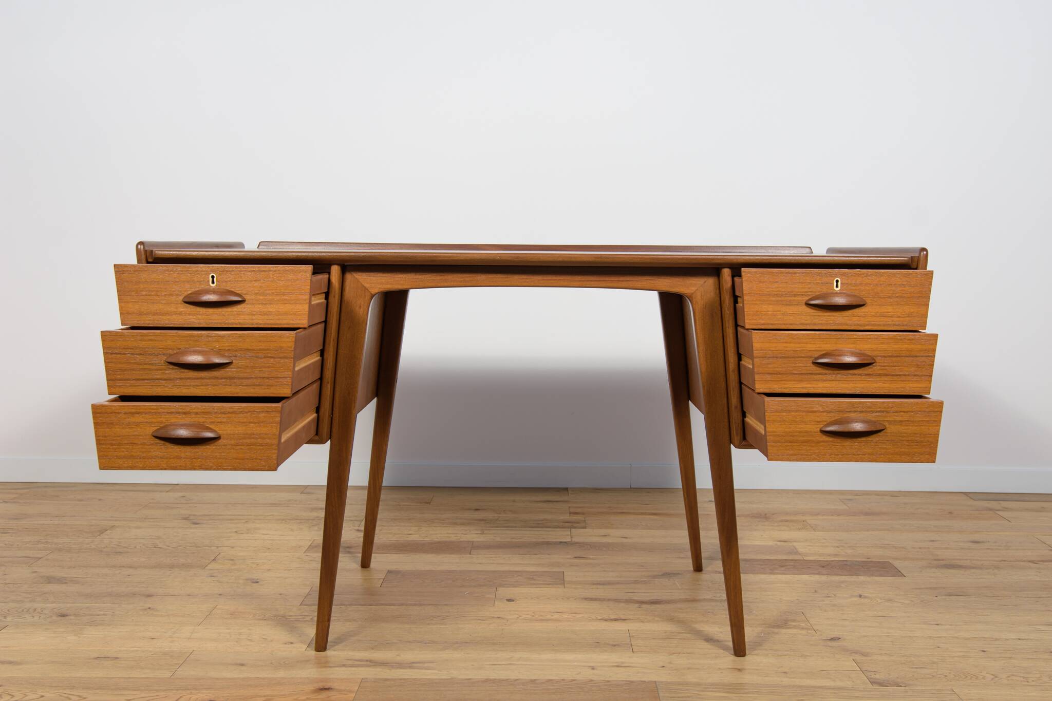 Mid-Century Teak Desk by Svante Skogh for AB Möbelfabriken Balder, Sweden, 1950s