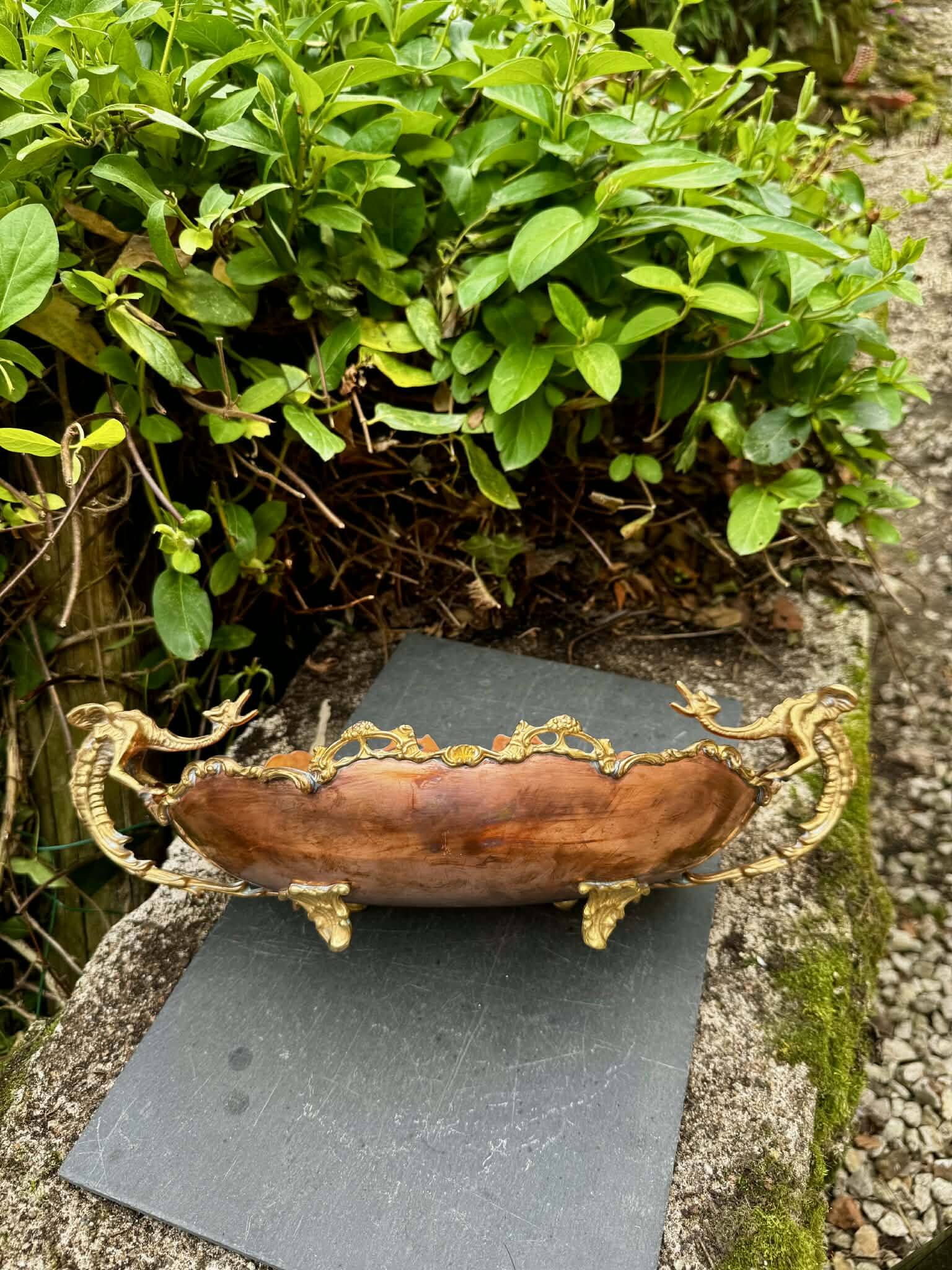 Grande coupe à fruits en cuivre Art Nouveau Italie