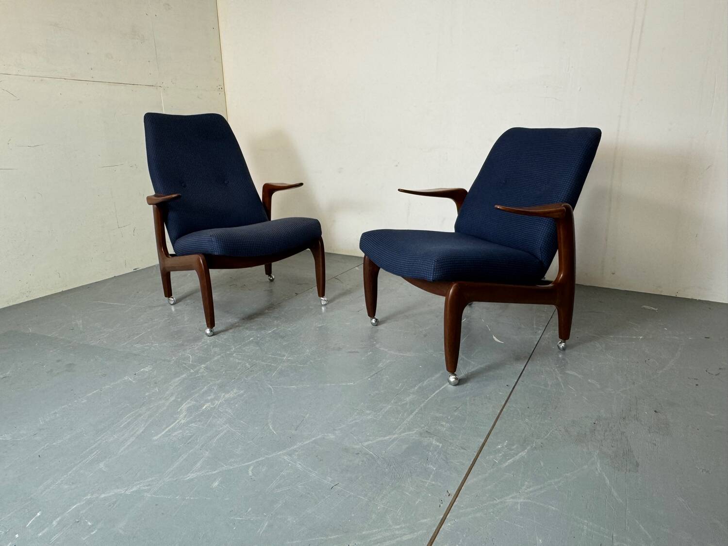 Ensemble de 2 chaises longues en teck de style moderniste danois du milieu du siècle, années 1960