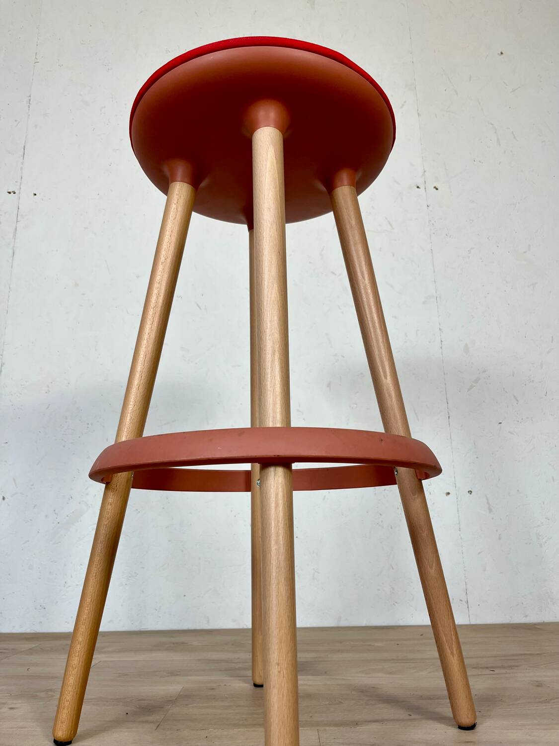 Enea Lottus high stool - Contemporary design - Light wood