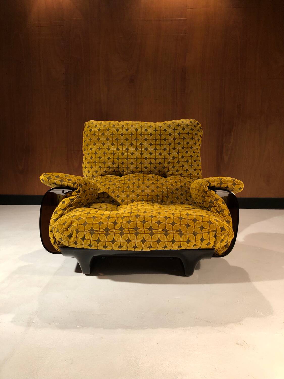 Vintage Marsala armchair Ligne Roset 1970